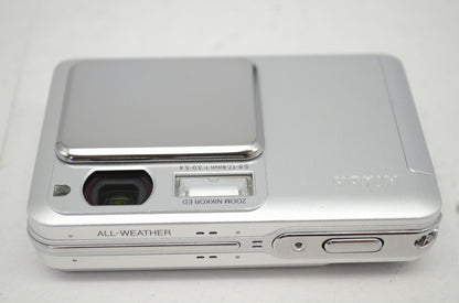 美品 Nikon ニコン COOLPIX S2 コンパクトデジタルカメラ シルバー 元箱付 251017m