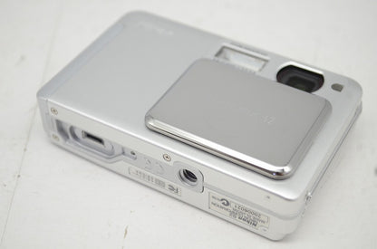 美品 Nikon ニコン COOLPIX S2 コンパクトデジタルカメラ シルバー 元箱付 251017m