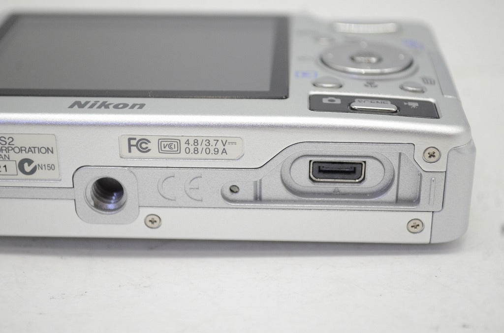 美品 Nikon ニコン COOLPIX S2 コンパクトデジタルカメラ シルバー 元箱付 251017m