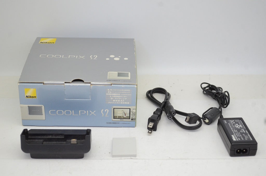 美品 Nikon ニコン COOLPIX S2 コンパクトデジタルカメラ シルバー 元箱付 251017m