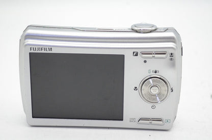 FUJIFILM フジフィルム FinePix F100fd コンパクトデジタルカメラ シルバー 250603g