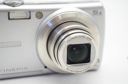 FUJIFILM フジフィルム FinePix F100fd コンパクトデジタルカメラ シルバー 250603g
