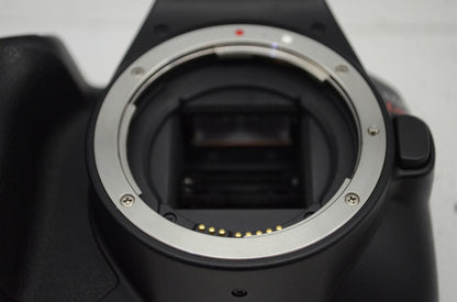 美品 Canon キヤノン EOS Kiss X10 EF-S 18-55 IS STM レンズキット デジタル一眼レフカメラ 元箱付 251017f