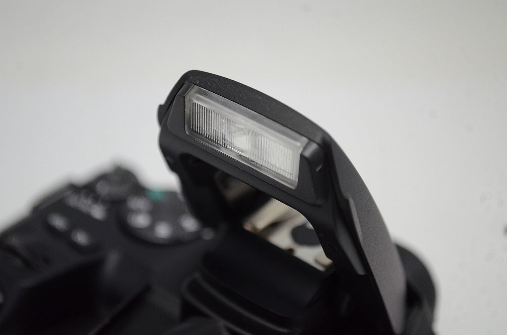 美品 Canon キヤノン EOS Kiss X10 EF-S 18-55 IS STM レンズキット デジタル一眼レフカメラ 元箱付 251017f