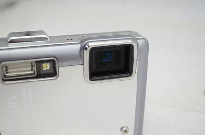 良品 OLYMPUS オリンパス TG-810 Tough コンパクトデジタルカメラ シルバー PT-051付 251020t