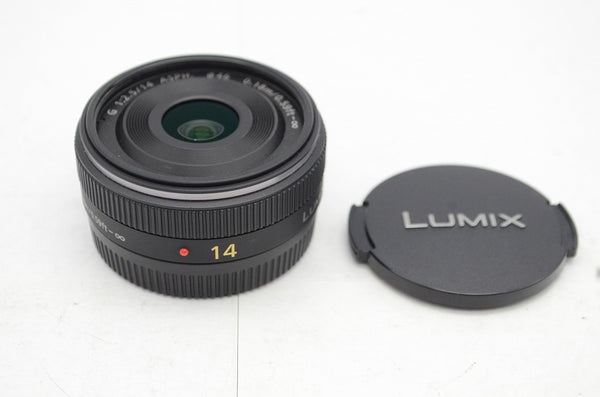 美品 Panasonic LUMIX G 14mm F2.5 ASPH. H-H014 広角パンケーキレンズ ブラッ 241120aク