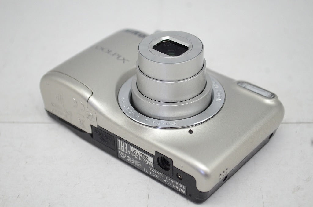美品 Nikon ニコン COOLPIX L31 シルバー コンパクトデジタルカメラ 251021j
