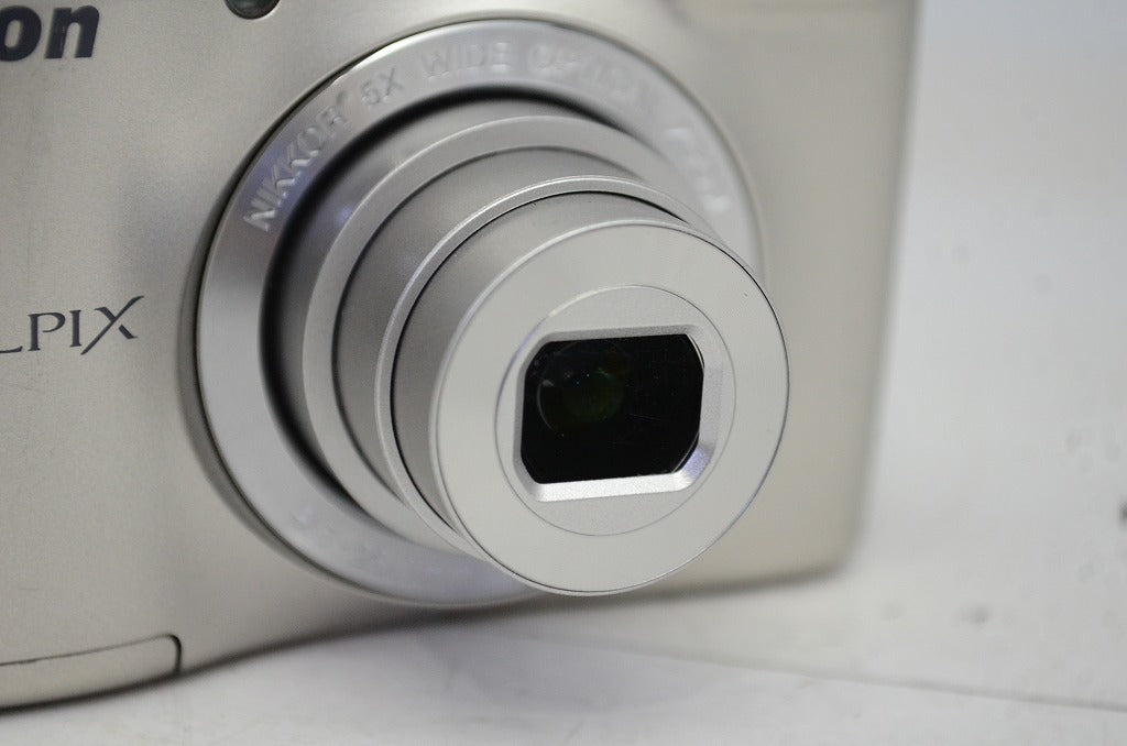 美品 Nikon ニコン COOLPIX L31 シルバー コンパクトデジタルカメラ 251021j