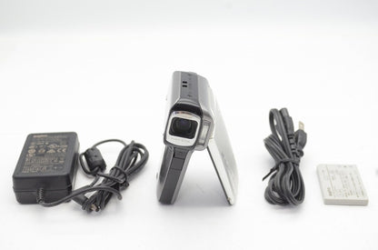 SANYO サンヨー Xacti DMX-HD700 デジタルムービーカメラ シルバー 250605n