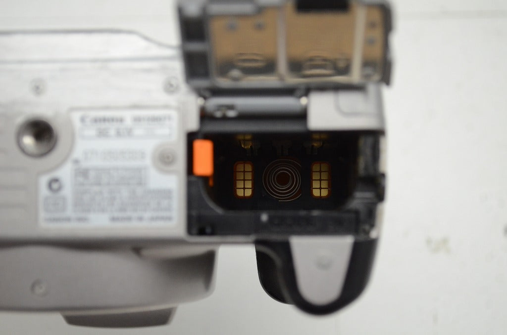 Canon キヤノン EOS Kiss Digital N ボディ デジタル一眼レフカメラ 251023i