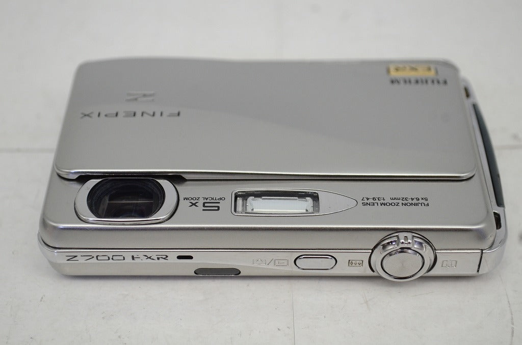良品 FUJIFILM フジフィルム FinePix Z700EXR コンパクトデジタルカメラ シルバー 251021ab