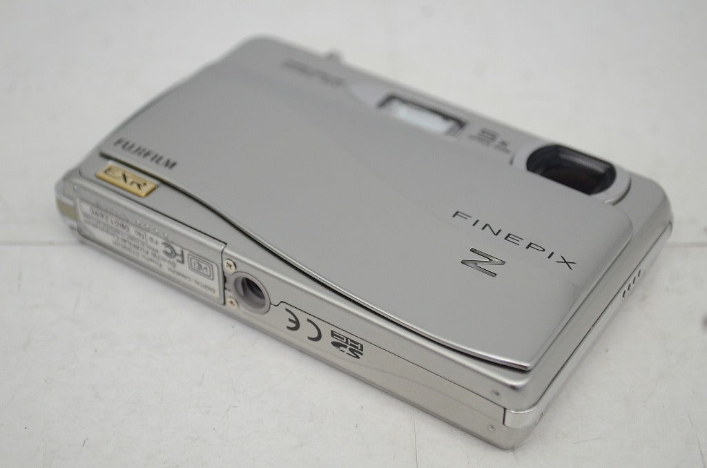 良品 FUJIFILM フジフィルム FinePix Z700EXR コンパクトデジタルカメラ シルバー 251021ab