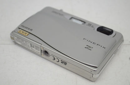 良品 FUJIFILM フジフィルム FinePix Z700EXR コンパクトデジタルカメラ シルバー 251021ab