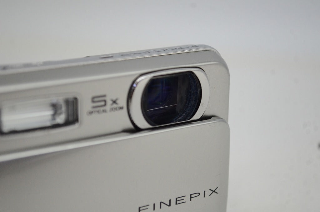 良品 FUJIFILM フジフィルム FinePix Z700EXR コンパクトデジタルカメラ シルバー 251021ab