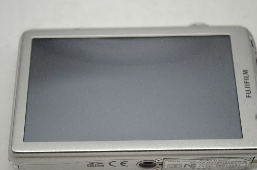 良品 FUJIFILM フジフィルム FinePix Z700EXR コンパクトデジタルカメラ シルバー 251021ab