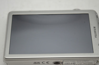 良品 FUJIFILM フジフィルム FinePix Z700EXR コンパクトデジタルカメラ シルバー 251021ab