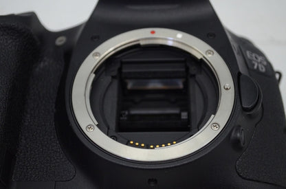 美品 Canon キヤノン EOS 7D ボディ デジタル一眼レフカメラ 251020z