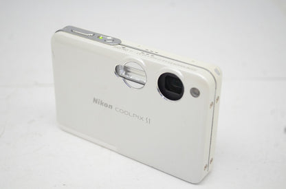 良品 Nikon ニコン COOLPIX S1 ホワイト コンパクトデジタルカメラ 251020b