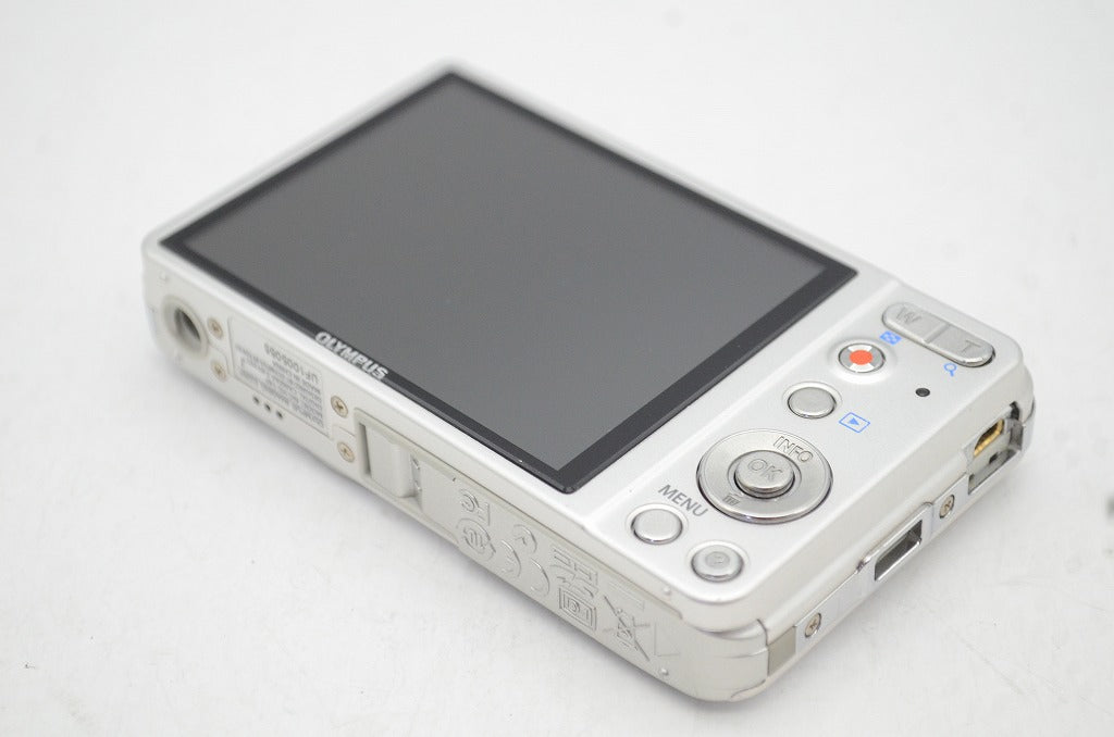 訳あり品 OLYMPUS オリンパス VG-140 コンパクトデジタルカメラ シルバー 元箱付 250623i