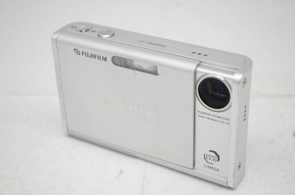 良品 FUJIFILM フジフィルム FinePix Z1 コンパクトデジタルカメラ シルバー 251022h