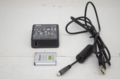 美品 Nikon ニコン COOLPIX S3300 ミントグリーン コンパクトデジタルカメラ 251022k