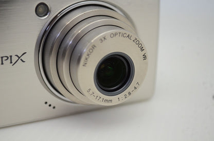 美品 Nikon ニコン COOLPIX S510 コンパクトデジタルカメラ シルバー 元箱付 251023k