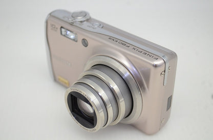 良品 FUJIFILM フジフィルム FinePix F80EXR コンパクトデジタルカメラ シルバー 251023w