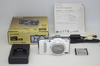 良品 FUJIFILM  フジフィルム FinePix F600EXR コンパクトデジタルカメラ ホワイト 元箱付 251027k