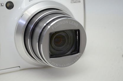 良品 FUJIFILM  フジフィルム FinePix F600EXR コンパクトデジタルカメラ ホワイト 元箱付 251027k