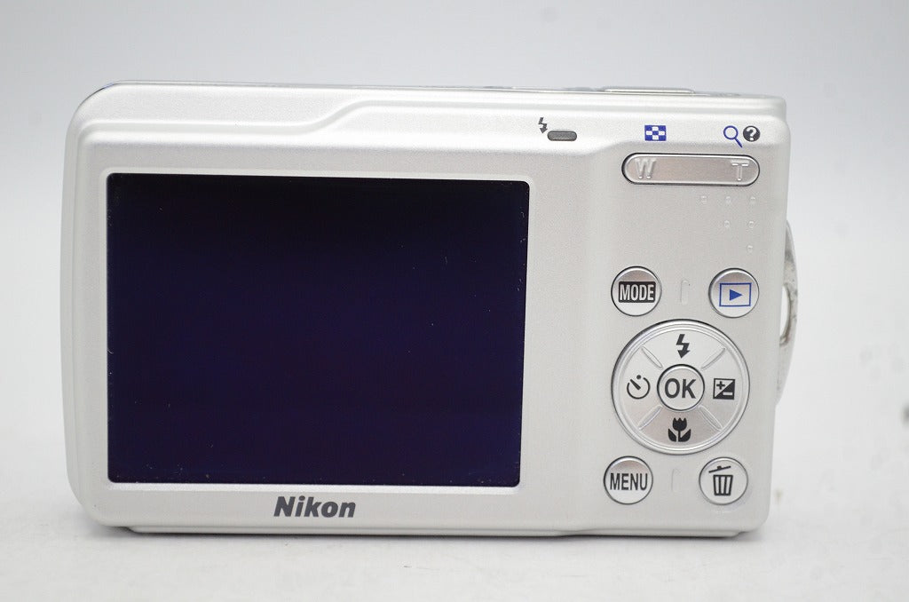 Nikon ニコン COOLPIX S210 コンパクトデジタルカメラ シルバー 250702n