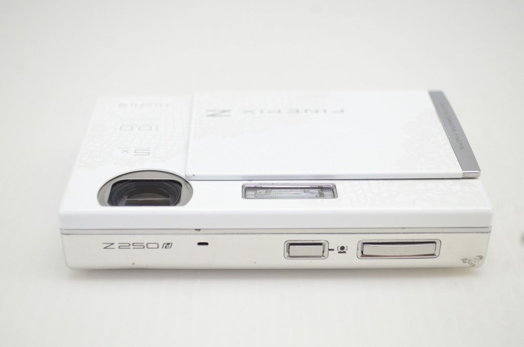 FUJIFILM フジフィルム FinePix Z250fd コンパクトデジタルカメラ デコレーションホワイト 251029s