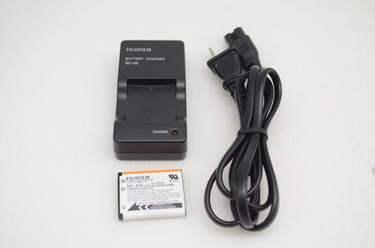 FUJIFILM フジフィルム FinePix Z250fd コンパクトデジタルカメラ デコレーションホワイト 251029s