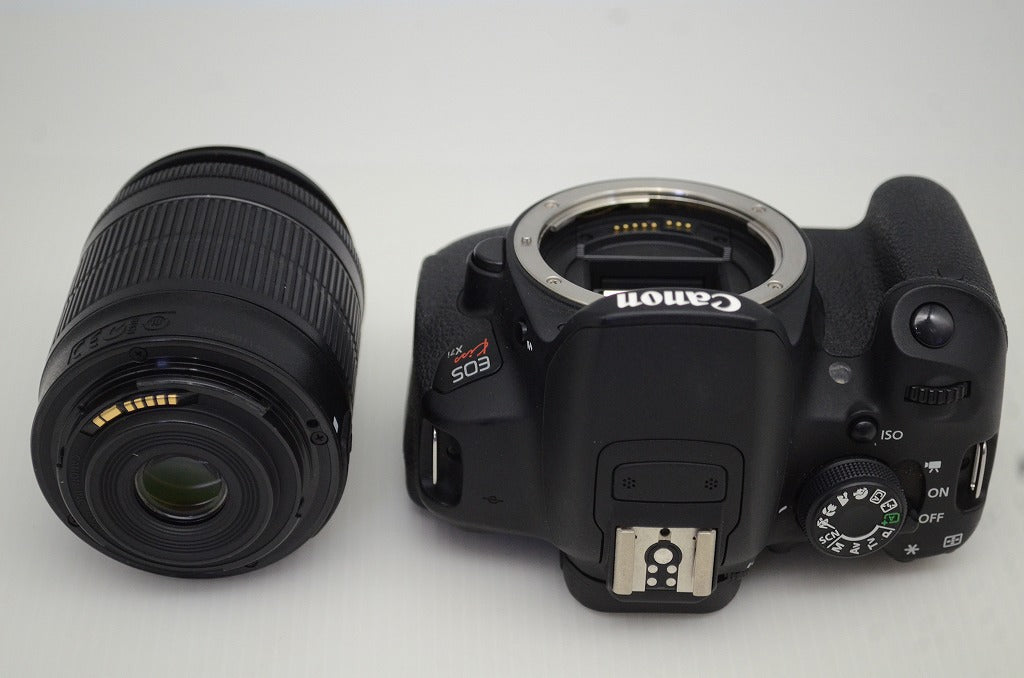 美品 Canon キヤノン EOS Kiss X7i ボディ + EF-S 18-55mm F3.5-5.6 IS STM デジタル一眼レフカメラ 元箱付 251027e