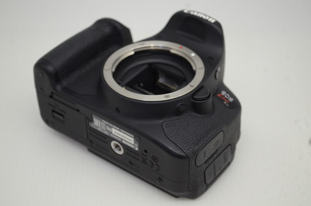 美品 Canon キヤノン EOS Kiss X7i ボディ + EF-S 18-55mm F3.5-5.6 IS STM デジタル一眼レフカメラ 元箱付 251027e