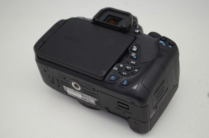 美品 Canon キヤノン EOS Kiss X7i ボディ + EF-S 18-55mm F3.5-5.6 IS STM デジタル一眼レフカメラ 元箱付 251027e