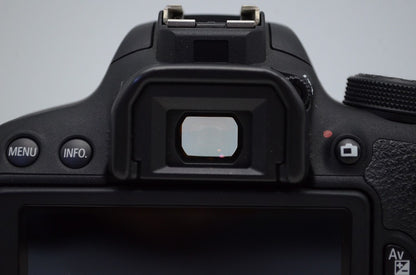 美品 Canon キヤノン EOS Kiss X7i ボディ + EF-S 18-55mm F3.5-5.6 IS STM デジタル一眼レフカメラ 元箱付 251027e