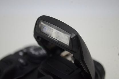 美品 Canon キヤノン EOS Kiss X7i ボディ + EF-S 18-55mm F3.5-5.6 IS STM デジタル一眼レフカメラ 元箱付 251027e