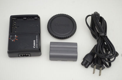 Canon キヤノン EOS Kiss Digital ボディ デジタル一眼レフカメラ 251029y