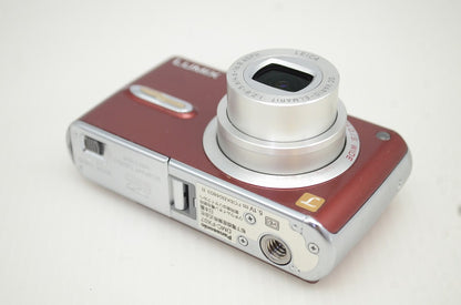 良品 Panasonic パナソニック LUMIX DMC-FX07 コンパクトデジタルカメラ レッド 元箱付 251024f
