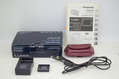 良品 Panasonic パナソニック LUMIX DMC-FX07 コンパクトデジタルカメラ レッド 元箱付 251024f
