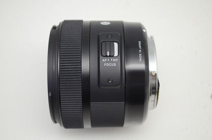 SIGMA シグマ Art 30mm F1.4 DC HSM Canon キヤノン EFマウント APS-C 単焦点レンズ フード付 251031o