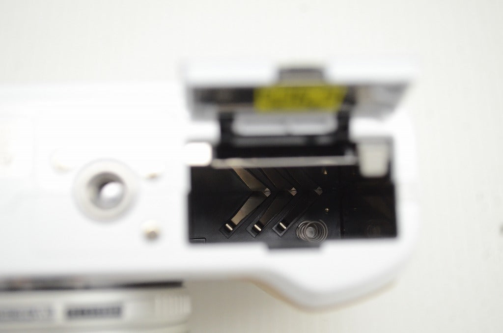 美品 OLYMPUS PEN Lite E-PL2 + M.ZUIKO DIGITAL 14-42mm F3.5-5.6 II レンズキット ミラーレス 元箱付 251029n