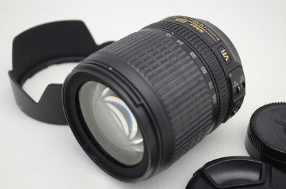 美品 Nikon ニコン AF-S DX NIKKOR 18-105mm F3.5-5.6G ED VR APS-C ズームレンズ フード付 251028h
