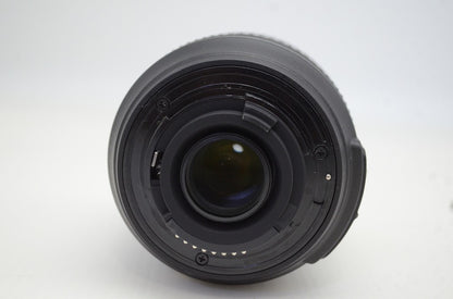 美品 Nikon ニコン AF-S DX NIKKOR 18-105mm F3.5-5.6G ED VR APS-C ズームレンズ フード付 251028h