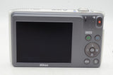美品 Nikon ニコン COOLPIX S3600 コンパクトデジタルカメラ クリスタルシルバー 元箱付 250728b