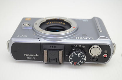 良品 Panasonic パナソニック LUMIX DMC-GF1 ボディ ミラーレス一眼カメラ ブレードシルバー 251031ad