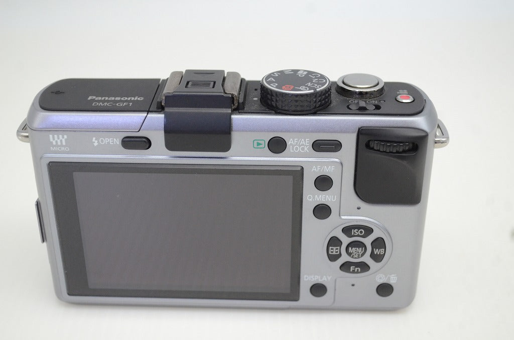 良品 Panasonic パナソニック LUMIX DMC-GF1 ボディ ミラーレス一眼カメラ ブレードシルバー 251031ad