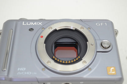 良品 Panasonic パナソニック LUMIX DMC-GF1 ボディ ミラーレス一眼カメラ ブレードシルバー 251031ad