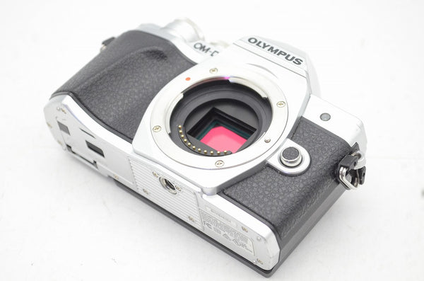 OLYMPUS オリンパス OM-D E-M10 Mark III ボディ ミラーレス一眼