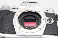 美品 OLYMPUS OM-D E-M10 Mark III ボディ ミラーレス一眼カメラ シルバー 元箱付 241216q